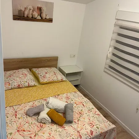 Apartment Elena Gornji Karin